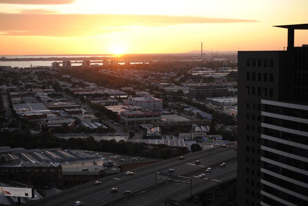 Serviced Apartments Melbourne - Platinum Мелбърн Екстериор снимка
