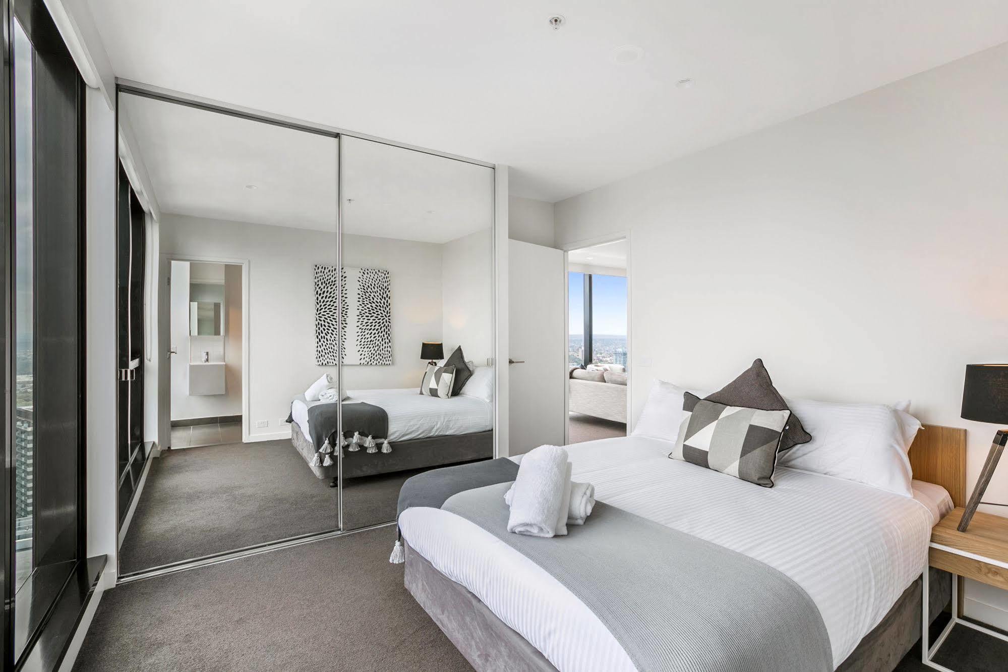 Serviced Apartments Melbourne - Platinum Мелбърн Екстериор снимка